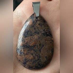 Agate Tear Drop Pendant Necklace